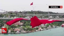 23 Nisan'da Türk bayrakları 15 Temmuz Şehitler Köprüsü'nde dalgalandı