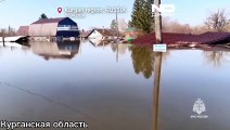 الفيضانات تتسبب بدمار كبير في منطقة كورغان الروسية