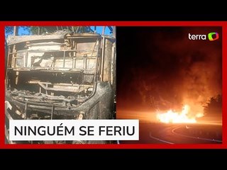 Passageiro fumante provoca incêndio em ônibus no RJ