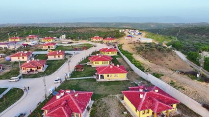 Depremzedeler konutlarına kavuşmaya devam ediyor! ‘Evi gördüğümde dondum kaldım’