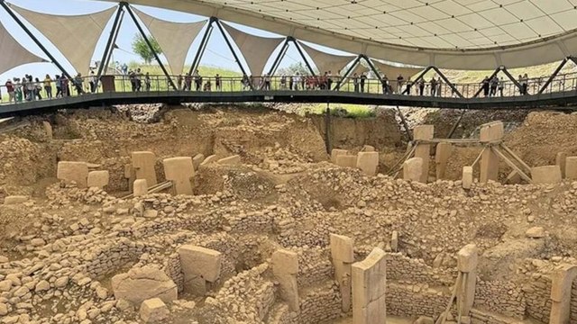 Tarihin sıfır noktası Göbeklitepe ziyaretçi akınına uğradı