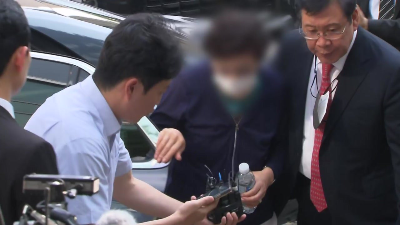 법무부, '잔고 증명 위조' 尹 대통령 장모 가석방 보류 / YTN