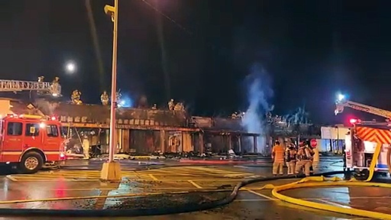 Crews battle a massive fire in Latrobe - video Dailymotion