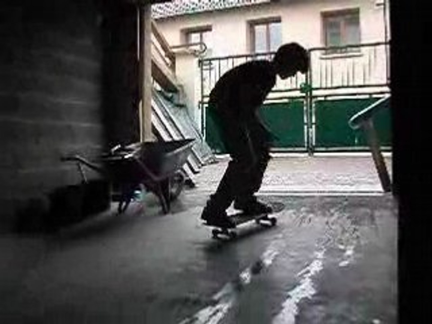 ⁣varial flip garage