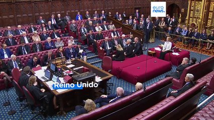 Parlamento britânico aprova deportação de migrantes para o Ruanda