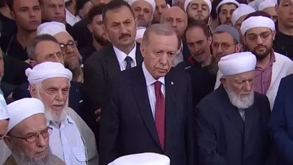 Download Video: İsmailağa Cemaati lideri Hasan Kılıç için cenaze töreni