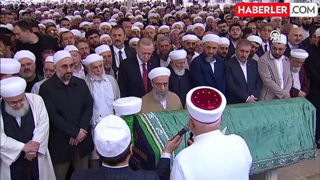 Cumhurbaşkanı Erdoğan, İsmailağa lideri Hasan Kılıç'ın cenaze törenine katıldı