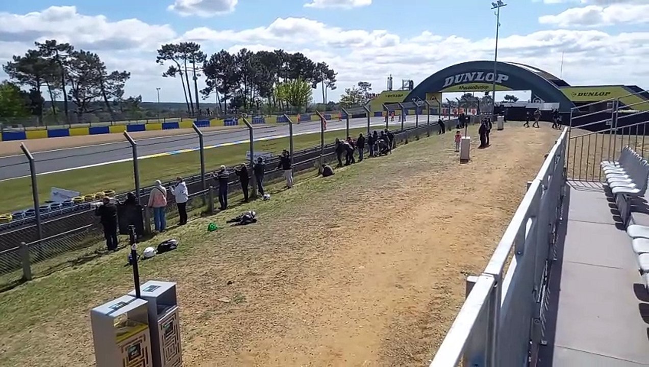 Un burn à l'arrivée des 24 heures motos, Le Mans, le 21/04/2024 15:03