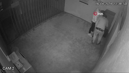 Türbede hırsızlık kameraya yansıdı