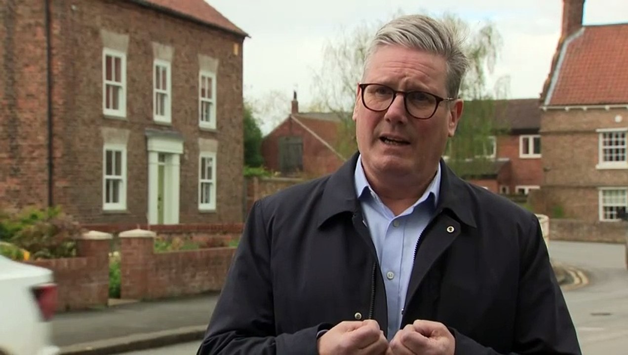 Starmer: Govt's Rwanda gimmick won't stop smuggling gangs