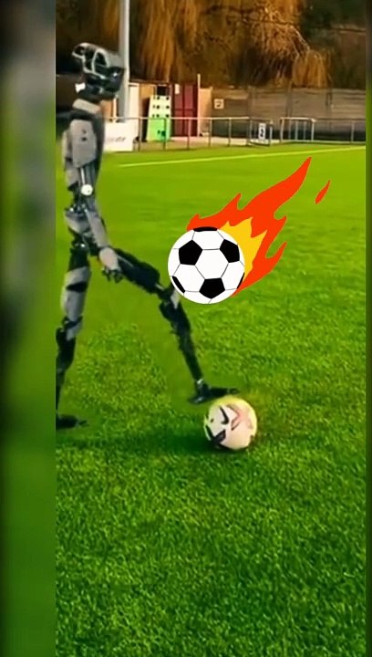 الروبوت والكورة