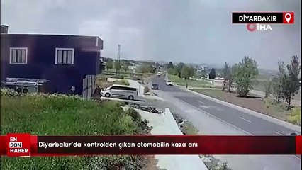 Diyarbakır’da kontrolden çıkan otomobilin kaza anı