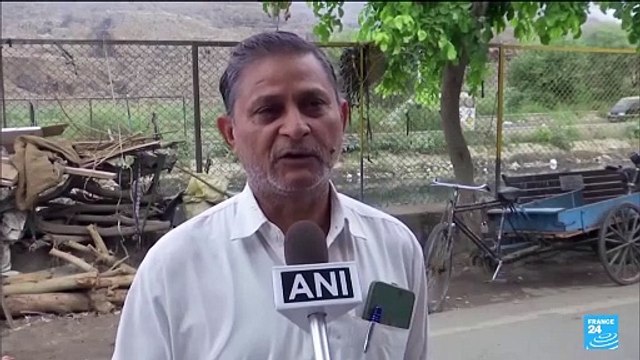 Landfill fire envelops New Delhi in smoke