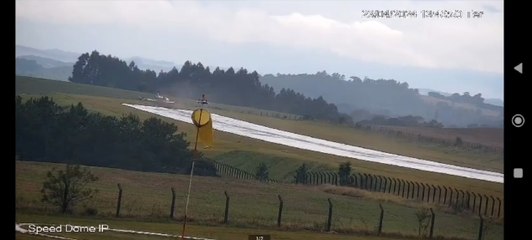 Avião de farmacêutica sai da pista durante pouso em Erechim, no RS