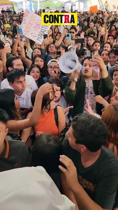 VIDEO: MÁYNEZ ES INCREPADO POR ESTUDIANTES DE L...