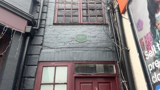 Unique history behind England’s smallest house - built in a pub alleyway in Liverpool