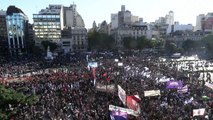 Estudantes protestam na Argentina contra ajustes nas universidades públicas
