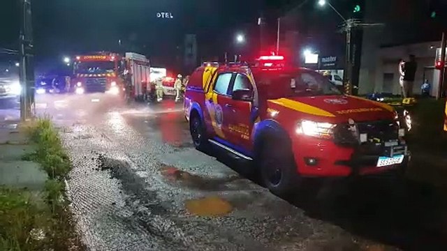 Motorista de Fiat Strada sofre traumatismo cranioencefálico em acidente na Avenida Carlos Gomes