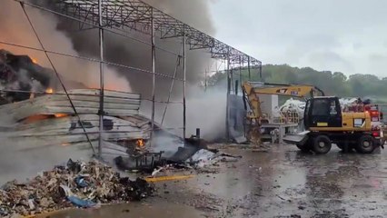 경기 안성 폐기물 업체에서 불...대피하던 1명 다쳐 / YTN