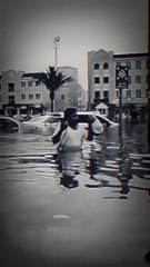 দুবাইতে বন্যার ভয়াবহ পরিস্থিতি…