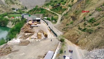 Baraj yakınında heyelan meydana geldi! Saniye saniye kameralara yakalandı