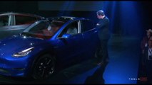Tesla anticipa il lancio di nuovi modelli, anche più economici