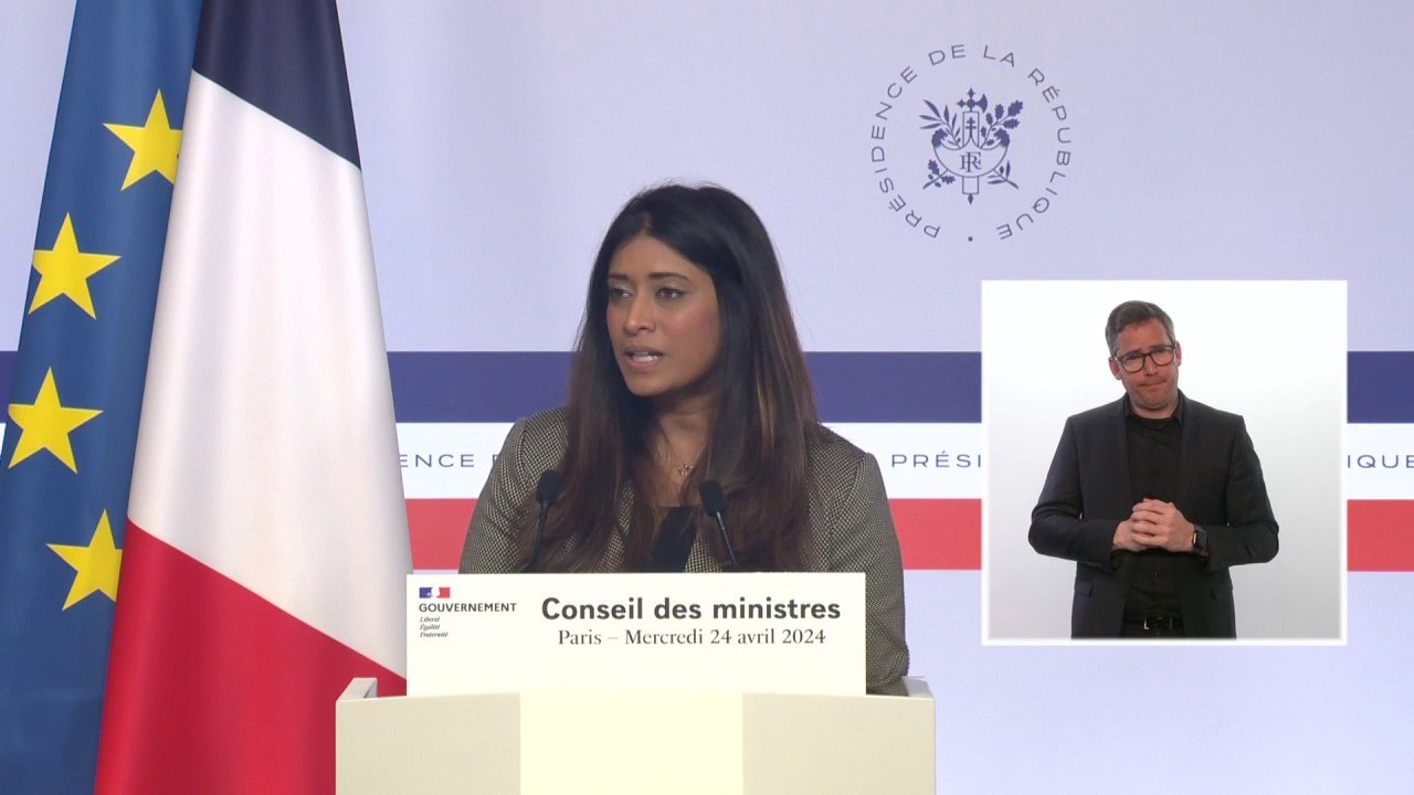 "Le dialogue social fonctionne", se félicite Prisca Thevenot après la levée du préavis de grève du syndicat majoritaire des contrôleurs aériens