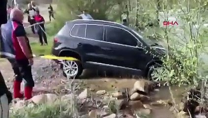 Bir ailenin piknik heyecanı aracın ''sunroof'unda bitti