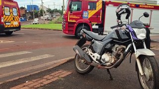 Motociclista fica ferida em acidente no viaduto da Avenida Olindo Periolo