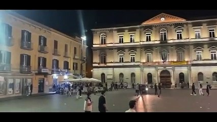 Nola, si scaglia con l'auto sulla folla