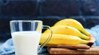 दूध और केला कब खाना चाहिए | दूध और केला खाने का सही समय | Dudh Kela Khane Ka Sahi Samay | Boldsky