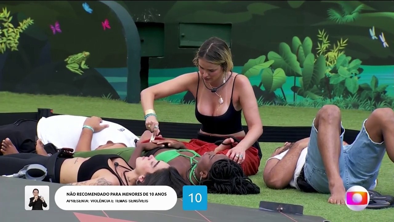 Yasmin Brunet alinha os chakras de Patrícia Poeta no Encontro