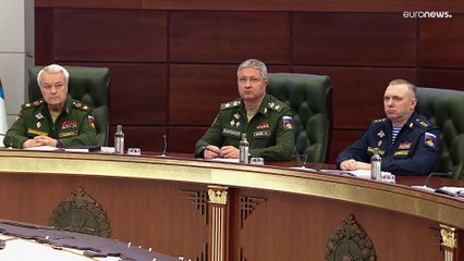 شاهد: نائب وزير الدفاع الروسي يمثل أمام المحكمة بتهمة الرشوة والكرملين ينفي