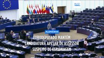 Eurodeputado alemão mantém candidatura às europeias depois de o assessor ser detido por espionagem