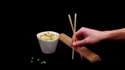 Nouilles sautées au poulet et aux noix de cajou