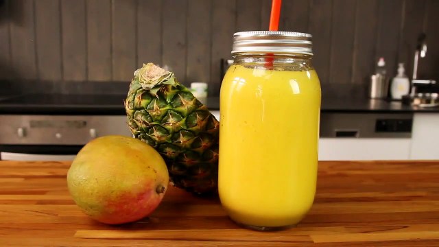 Smoothie brûle-graisse ananas mangue citron vert