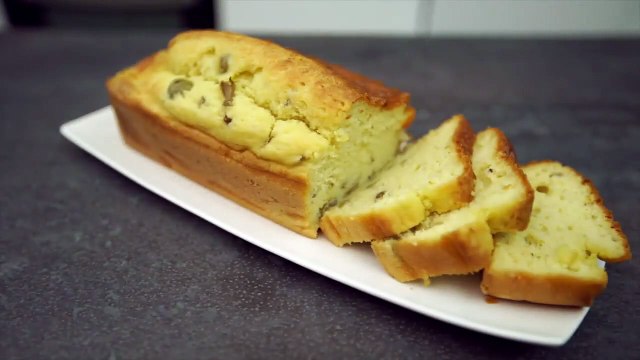 Cake salé aux olives vertes et à la Vache qui rit