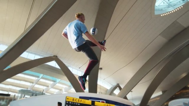 Video Manchester City, show in aeroporto nel nuovo spot Etihad