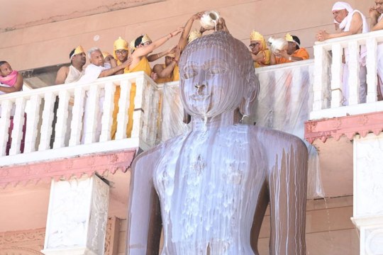 भगवान महावीर की निकली रथ यात्रा : त्रिशलानन्दन के जयकारों से गुंजायमान हुआ गगन