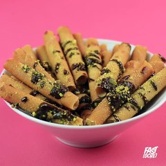 Cigarettes russe à la mascarpone et à la pistache