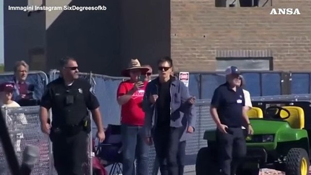 Cinema, Kevin Bacon torna nel liceo Payson per i 40 anni di Footloose