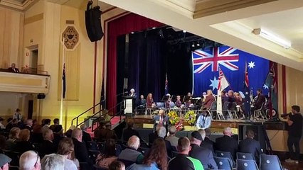 Laying wreaths at Tamworth War Memorial Town Hall