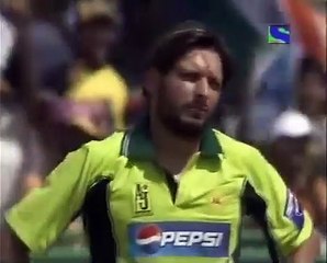 Virender Sehwag 74 vs Pakistan 2nd ODI 2007