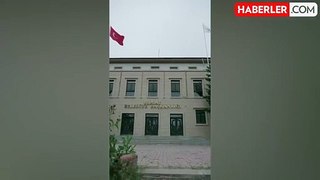 AK Parti'den Yeniden Refah'a geçen Yozgat'ta belediye binasına T.C. tabelası asıldı