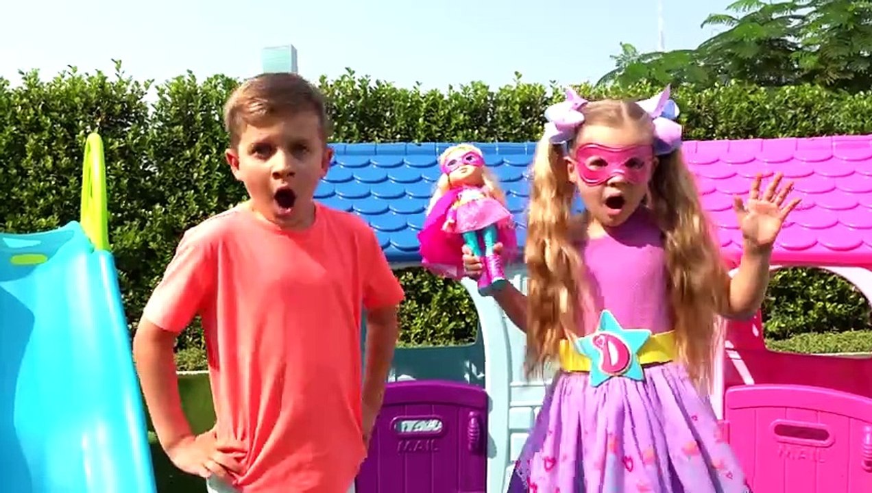 Diana and Roma change the time and play with dolls