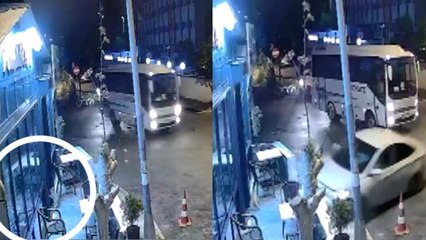 Avcılar’da otomobil kafeye girdi, kedi saniyelerle kurtuldu