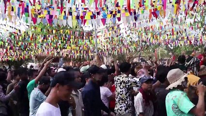 សង្ក្រានឆ្នាំថ្មីលេងល្បែង⁣ប្រជាប្រិយ,ចូលឆ្នាំខ្មែរ ,Sangkrant,Moha Sangkrant,Khmer New Year (1)