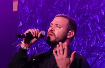 'I'm sweating telling the story!' Will Young recalls 'awful' Julia Roberts encounter