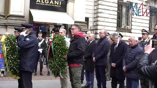 Milano celebra il 25 aprile: la deposizione della corona al Sacrario dei Caduti