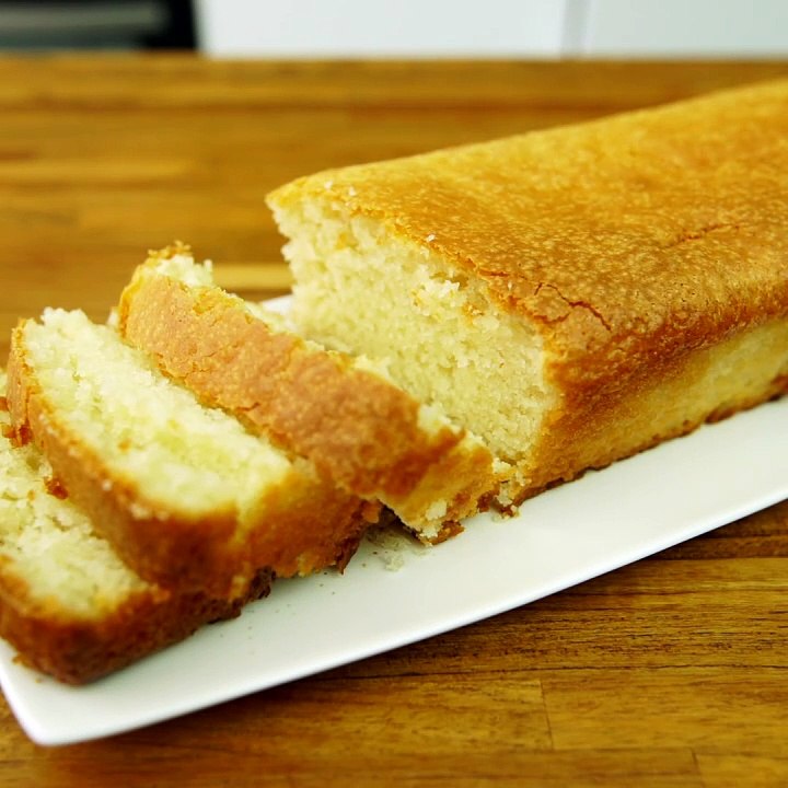 Gâteau au yaourt moelleux sans oeufs carré